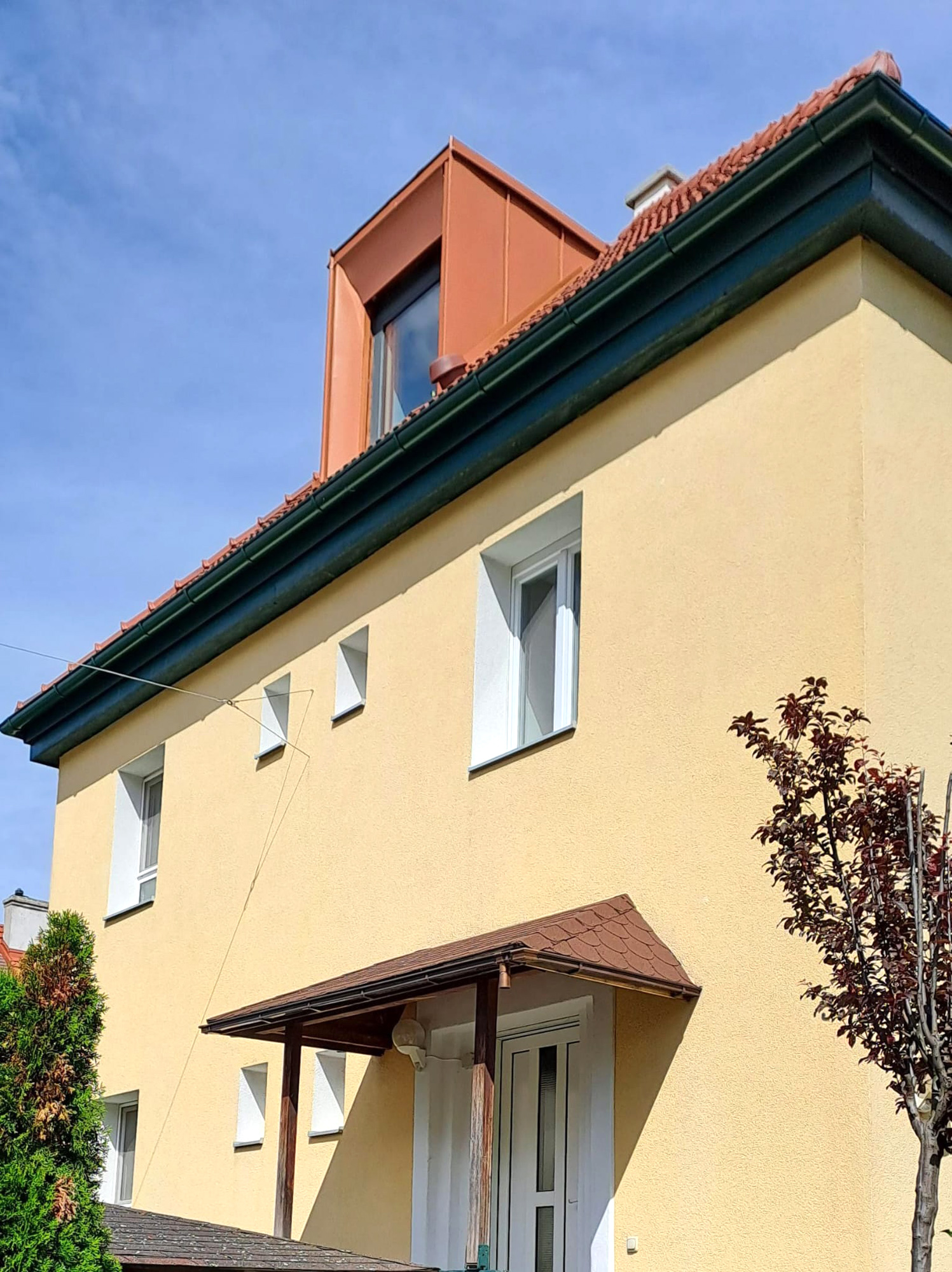 Umbau Siedlungshaus Meidling, Schrägblick außen